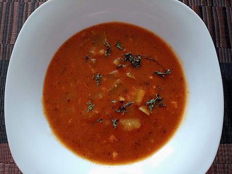Gulášová polévka z patizonu