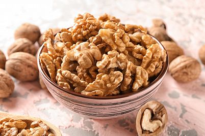 Vlašské ořechy nejsou jen do bábovky. Snižují cholesterol, léčí srdce a vylepšují náladu!