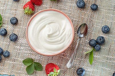 Výroba domácího jogurtu je snadná a zvládnete jej se základním vybavením