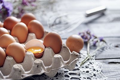 Zjistěte jak si jednoduše ověřit čerstvost vajec a při jaké míře je jejich konzumace zdravá a kdy už škodí