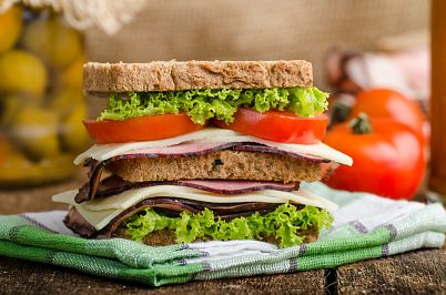 Snídaňový sendvič: Kreativní alternativa nudných cereálií
