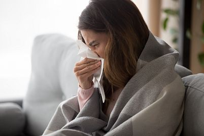 Na chřipku a nachlazení pomůže čaj z rýmovníku, česnek nebo hlíva ústřičná