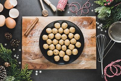 Vyzkoušejte top recepty na nepečené vánoční cukroví a dorty