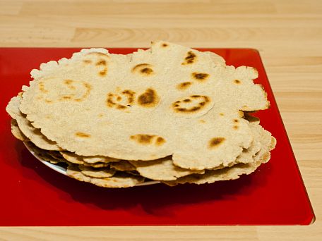 Domácí tortilla s celozrnnou moukou