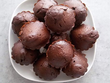 Hrníčkové muffiny s kousky čokolády