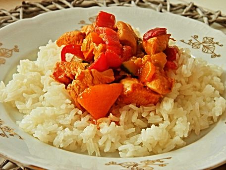Kuřecí maso na kari s dýní a jasmínovou rýží