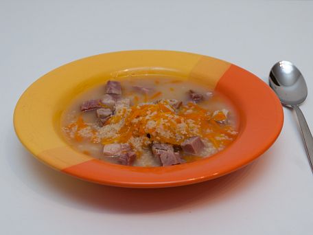 Uzená polévka s mrkví a kuskusem