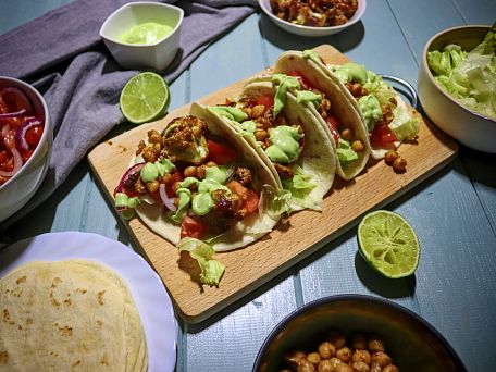 Tacos s květákem a cizrnou