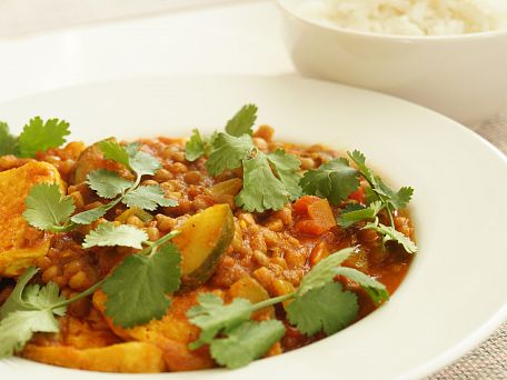 Rychlé curry s tofu a čočkou