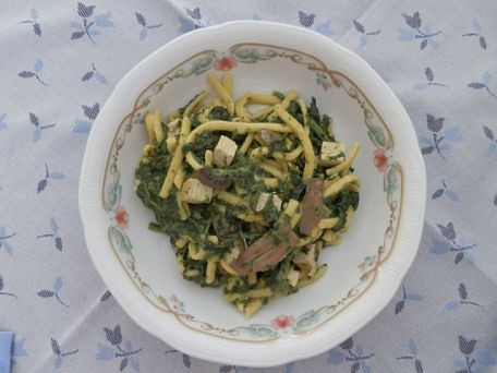 Špecle s uzeným tofu