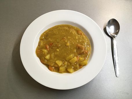 Hrachová polévka s mrkví a zázvorem