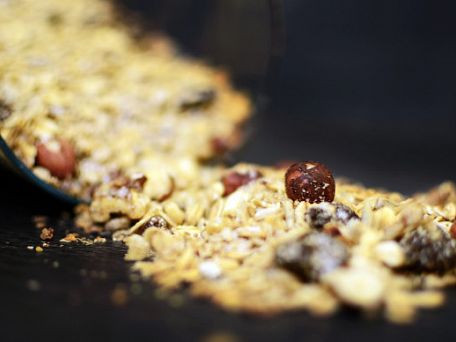 Domácí medová granola s ořechy