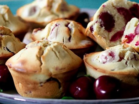 Zdravé fitness muffiny s třešněmi