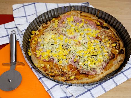 Domácí pizza s žitnou moukou