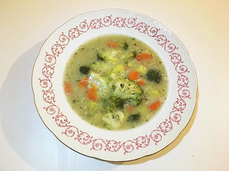 Brokolicová polévka s mrkví a bramborem
