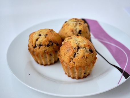 Máslové muffiny s mléčnou čokoládou