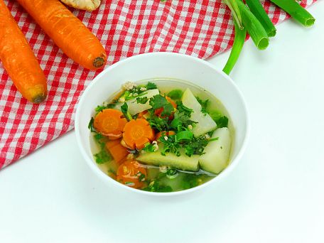 Vietnamská kedlubnová polévka