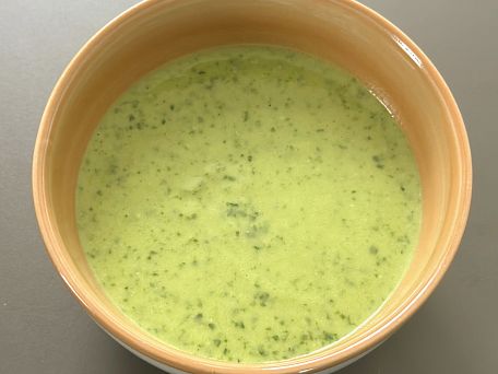 Špenátový krém s kokosovým mlékem a chilli