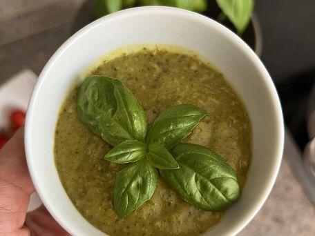 Bazalkové pesto