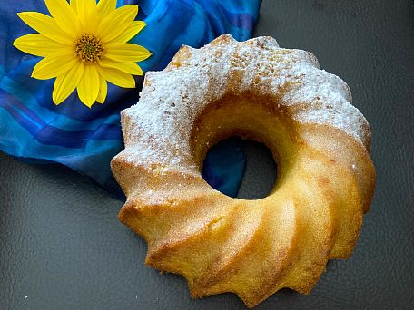 Citronová bábovka s vanilkovým pudinkem