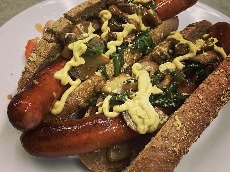 Hotdogy se žampiony a špenátem