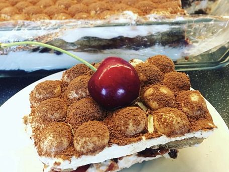 Třešňové tiramisu