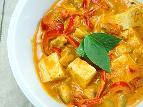 Červené thajské curry s tofu